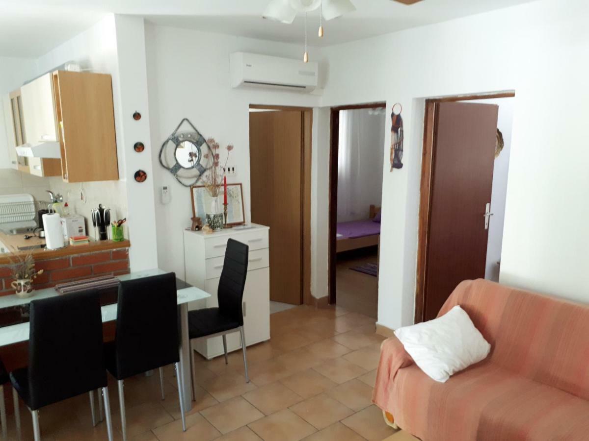 Apartman Fox Pirovac Exterior photo