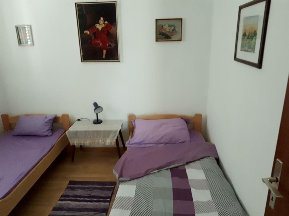 Apartman Fox Pirovac Exterior photo